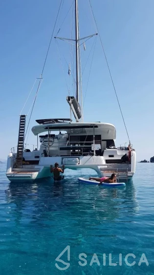 Lagoon 42 - Yacht Charter Sailica