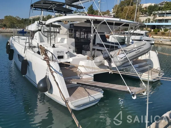 Lagoon 42 - Yacht Charter Sailica