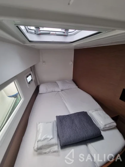 Lagoon 42 - Yacht Charter Sailica