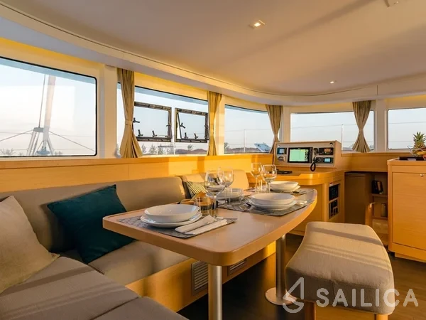Lagoon 42 - Yacht Charter Sailica