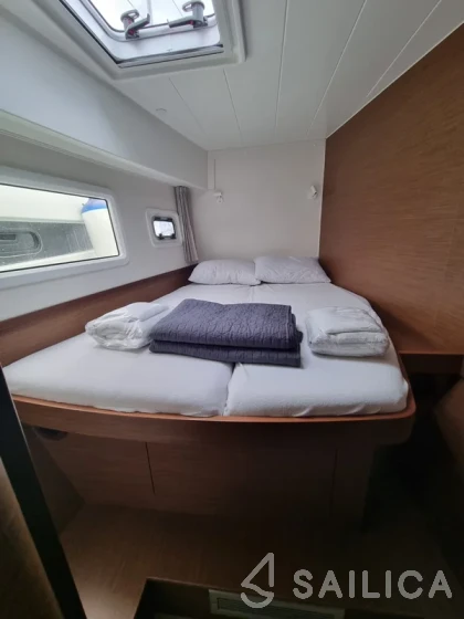 Lagoon 42 - Yacht Charter Sailica