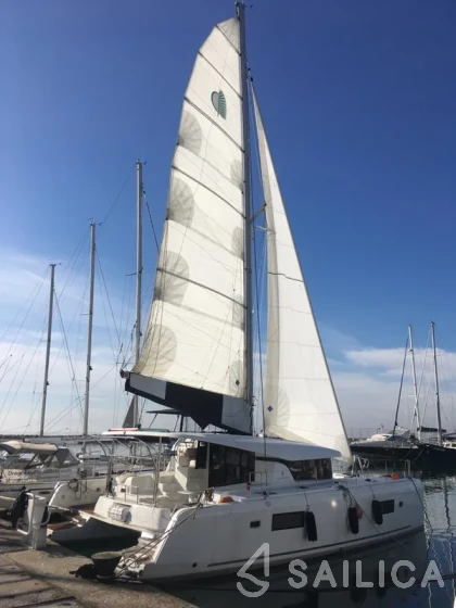 Lagoon 42 - Yacht Charter Sailica