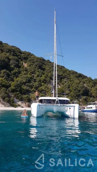 Lagoon 42 - Yacht Charter Sailica