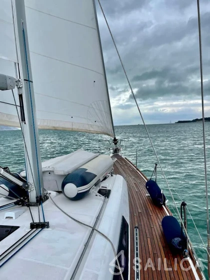 Oceanis 48 - Yacht Charter Sailica