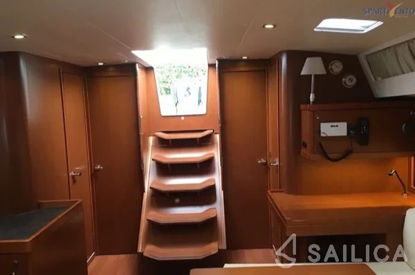 Oceanis 48 - Yacht Charter Sailica