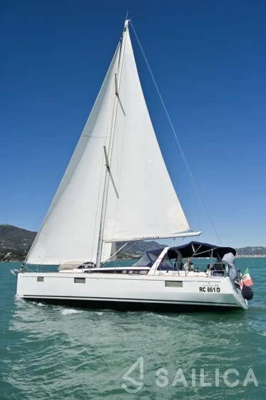 Oceanis 48 - Yacht Charter Sailica