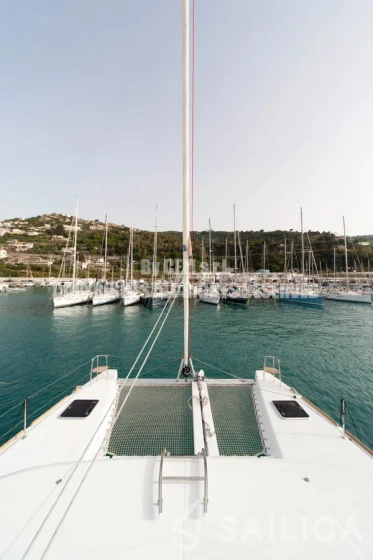 Lagoon 40 - Yacht Charter Sailica