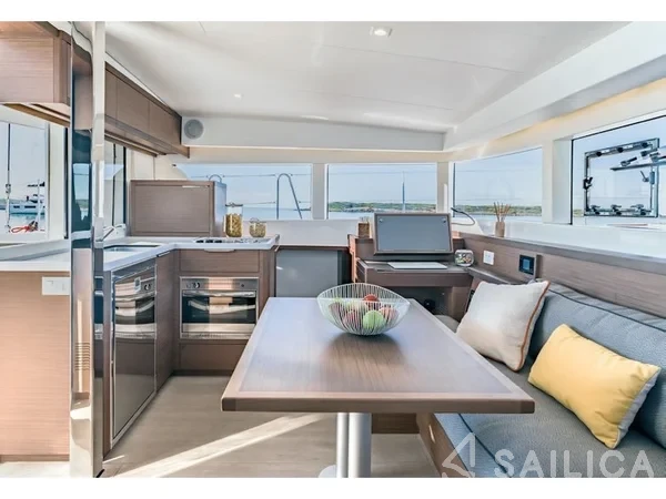 Lagoon 40 - Yacht Charter Sailica