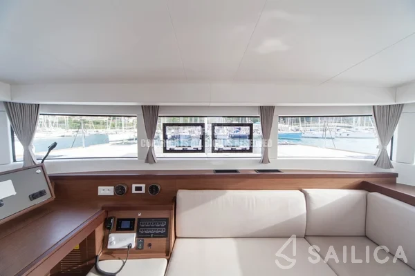 Lagoon 40 - Yacht Charter Sailica