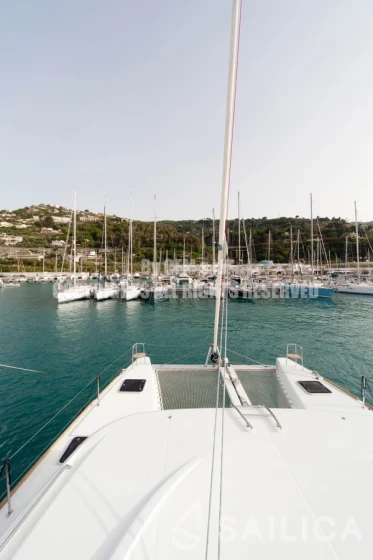 Lagoon 40 - Yacht Charter Sailica