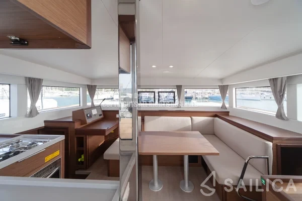 Lagoon 40 - Yacht Charter Sailica