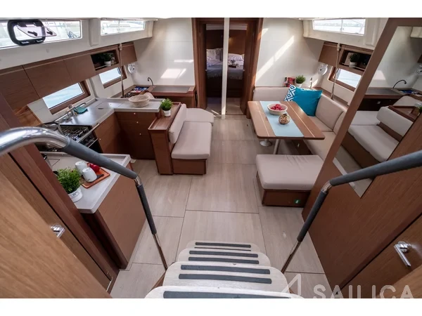 Oceanis 51.1 - Yacht Charter Sailica