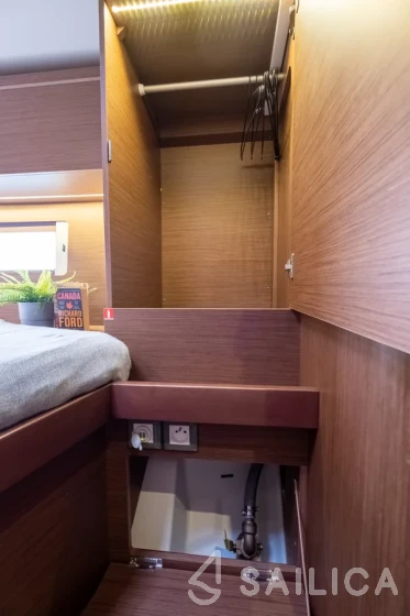 Oceanis 51.1 - Yacht Charter Sailica