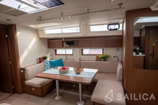 Oceanis 51.1 - Yacht Charter Sailica
