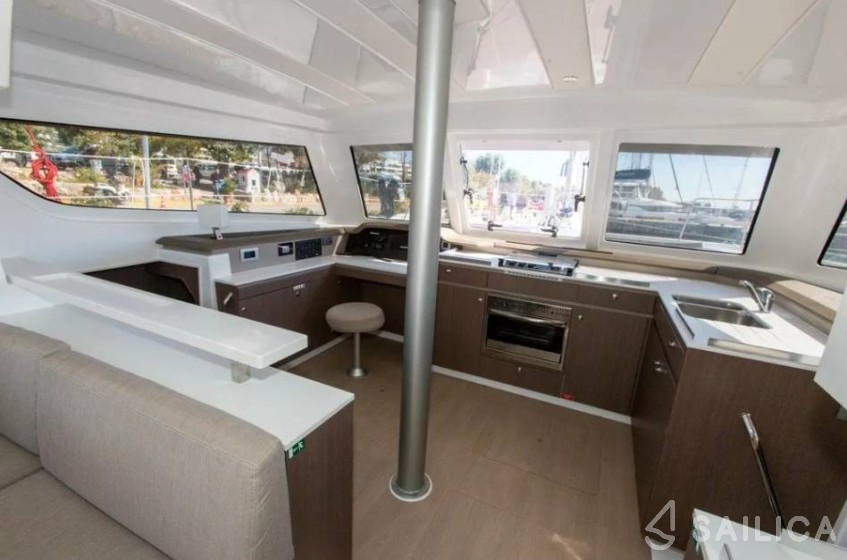 Bali Catspace - Yacht Charter Sailica