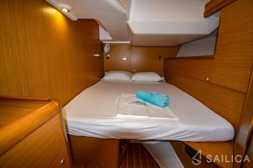 Sun Odyssey 50DS - Yacht Charter Sailica