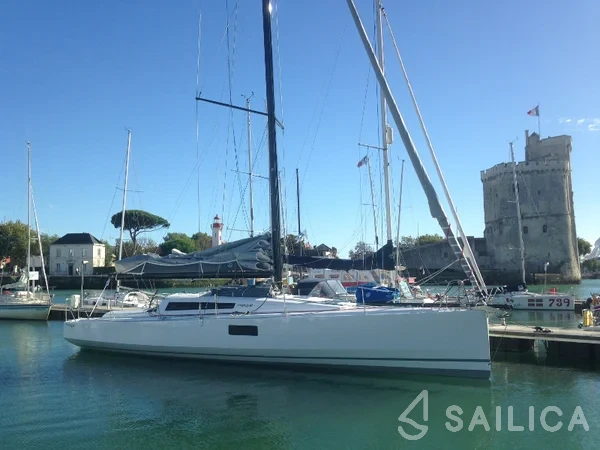 Pogo 12.5 - Photo #32 Pogo 12.5 - Yacht Charter Sailica