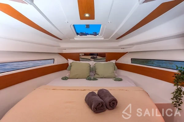 Merry Fisher 855 - Yacht Charter Sailica