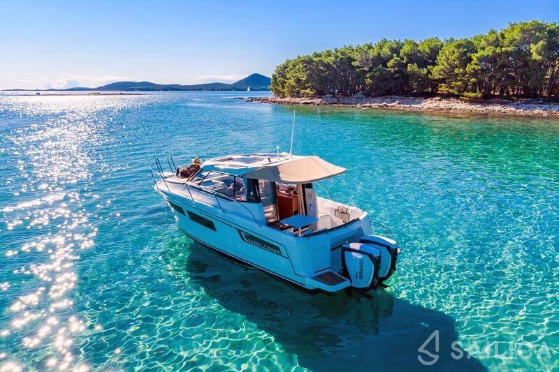 Merry Fisher 855 - Yacht Charter Sailica