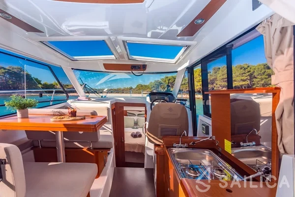 Merry Fisher 855 - Yacht Charter Sailica