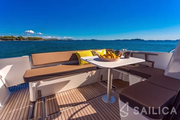 Merry Fisher 855 - Yacht Charter Sailica