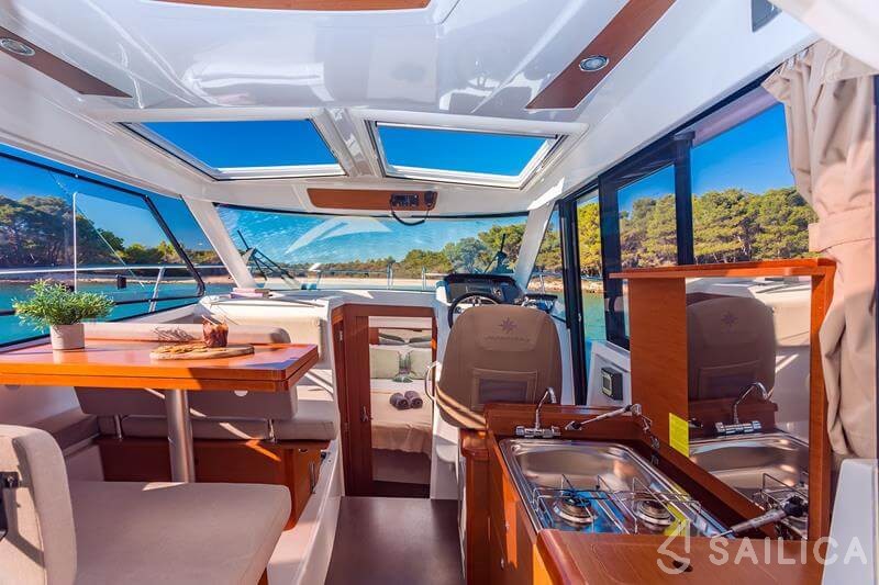 Merry Fisher 855 - Yacht Charter Sailica