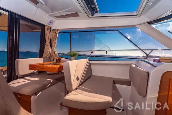Merry Fisher 855 - Yacht Charter Sailica