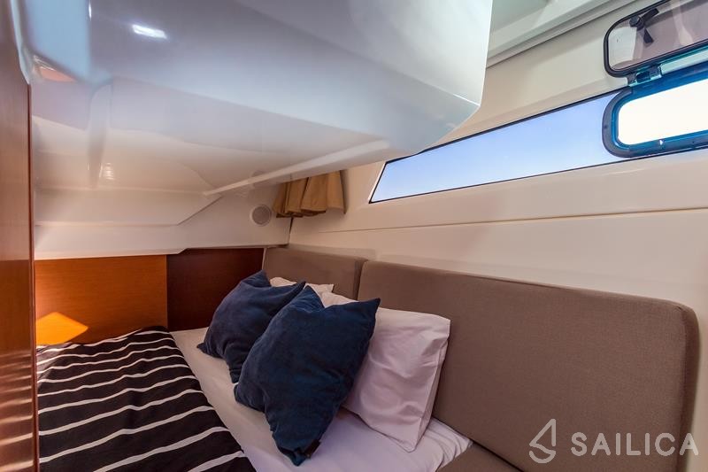 Merry Fisher 855 - Yacht Charter Sailica