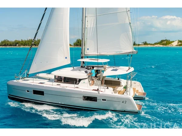 Lagoon 42 - Yacht Charter Sailica