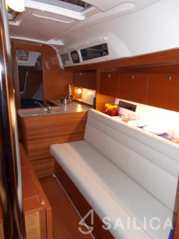 Dufour 350 GL - Yacht Charter Sailica