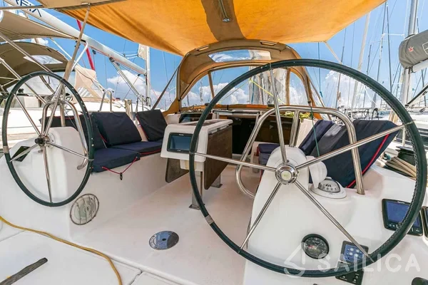 Dufour 350 GL - Yacht Charter Sailica