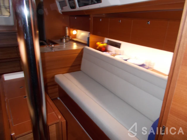 Dufour 350 GL - Yacht Charter Sailica
