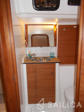 Dufour 350 GL - Yacht Charter Sailica