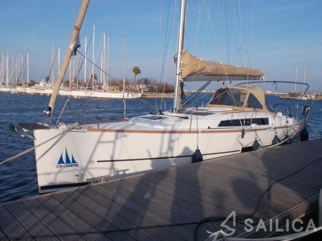 Dufour 350 GL - Yacht Charter Sailica