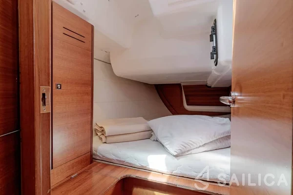 Dufour 350 GL - Yacht Charter Sailica
