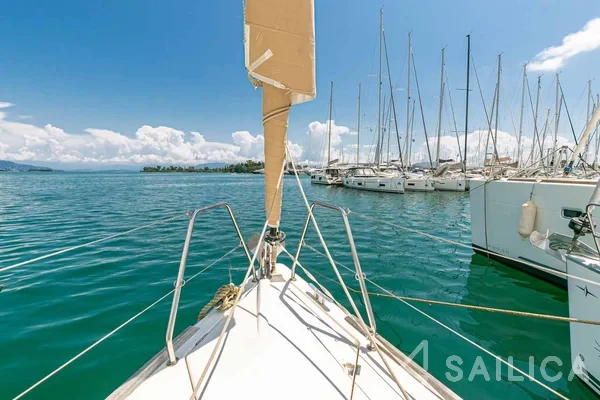 Dufour 350 GL - Yacht Charter Sailica