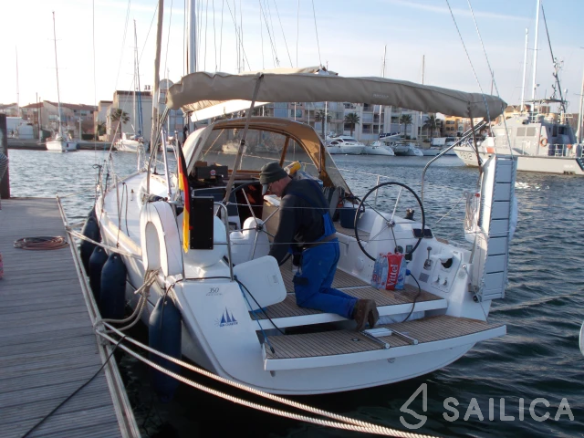 Dufour 350 GL - Yacht Charter Sailica