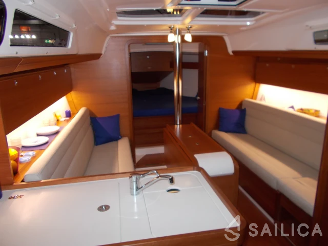 Dufour 350 GL - Yacht Charter Sailica
