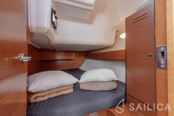 Dufour 382 GL - Yacht Charter Sailica
