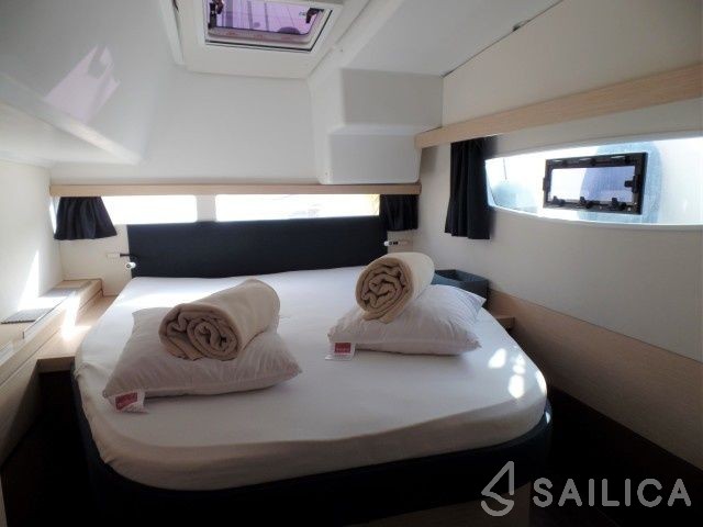 Lucia 40 - Yacht Charter Sailica