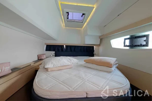 Lucia 40 - Yacht Charter Sailica