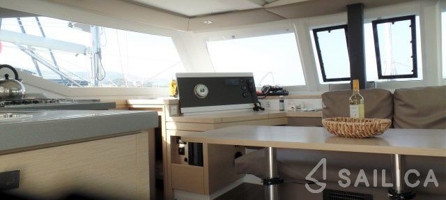 Lucia 40 - Yacht Charter Sailica