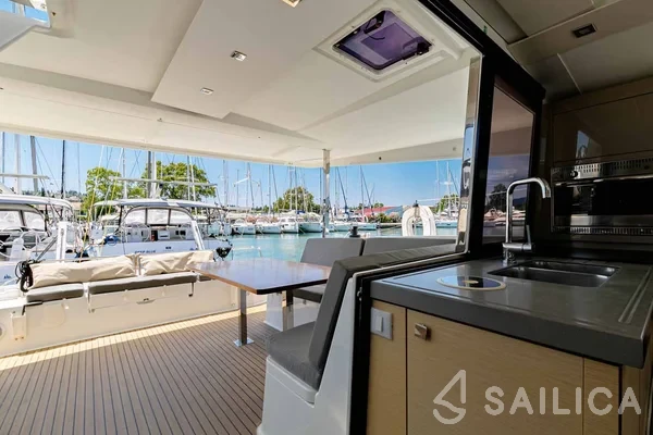 Lucia 40 - Yacht Charter Sailica