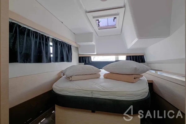 Lucia 40 - Yacht Charter Sailica