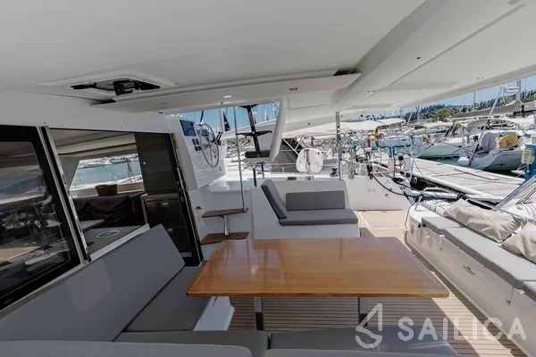 Lucia 40 - Yacht Charter Sailica