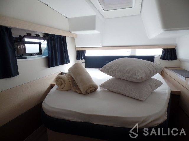 Lucia 40 - Yacht Charter Sailica