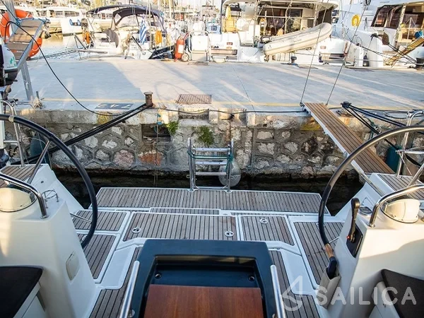 Oceanis 48 - Yacht Charter Sailica