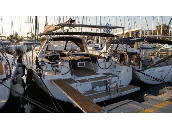 Oceanis 48 - Yacht Charter Sailica