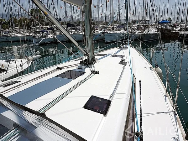 Oceanis 48 - Yacht Charter Sailica