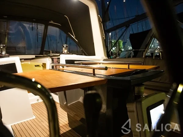 Oceanis 48 - Yacht Charter Sailica